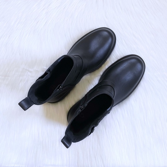 UGG Saoirse Black Leather Waterproof Moto Boots - Picture 4 of 8